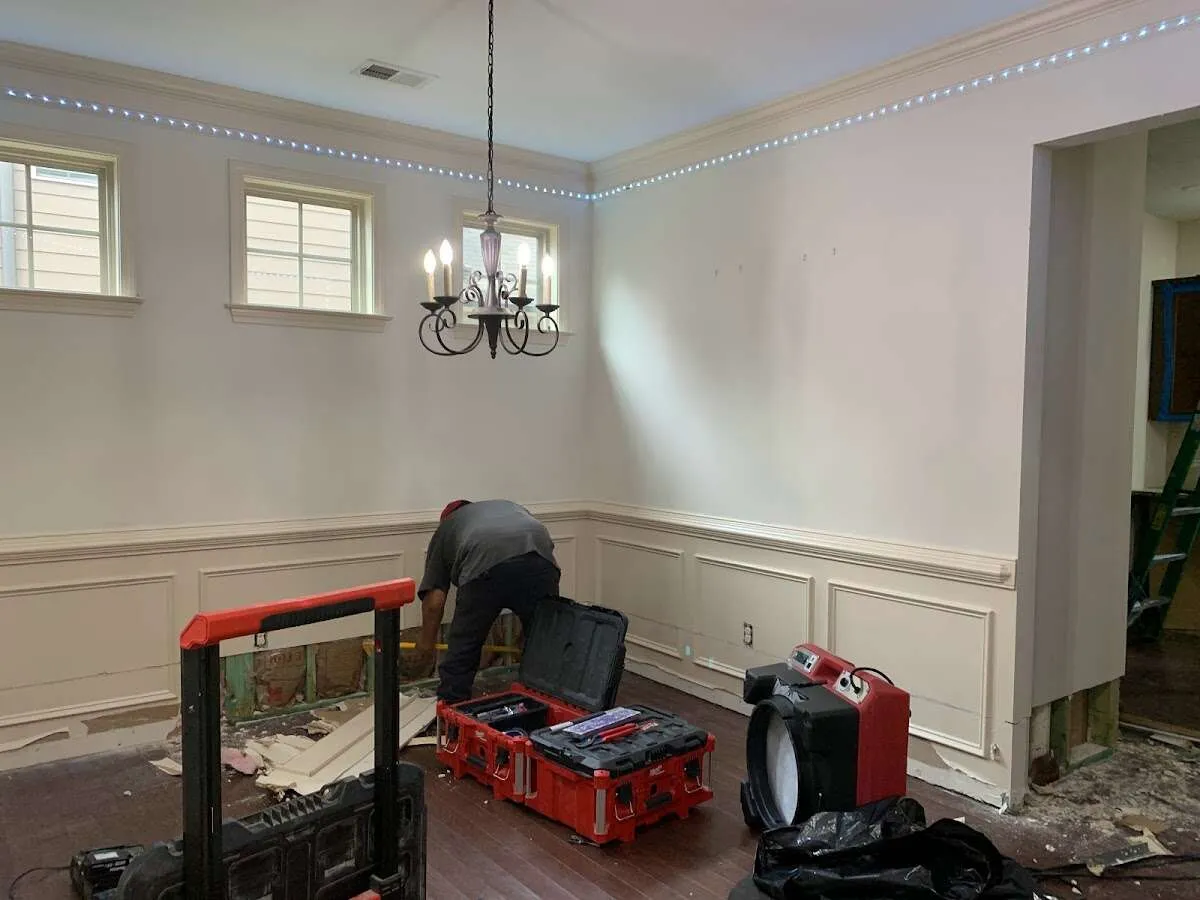 Restoration technician with professional equipment in Skokie